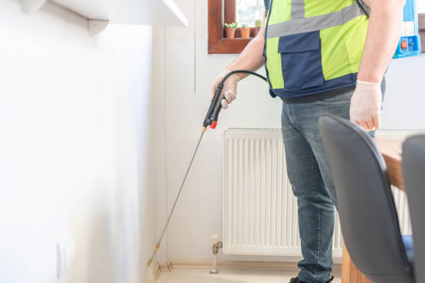 Best Pest Removal Services  in Le Center, MN